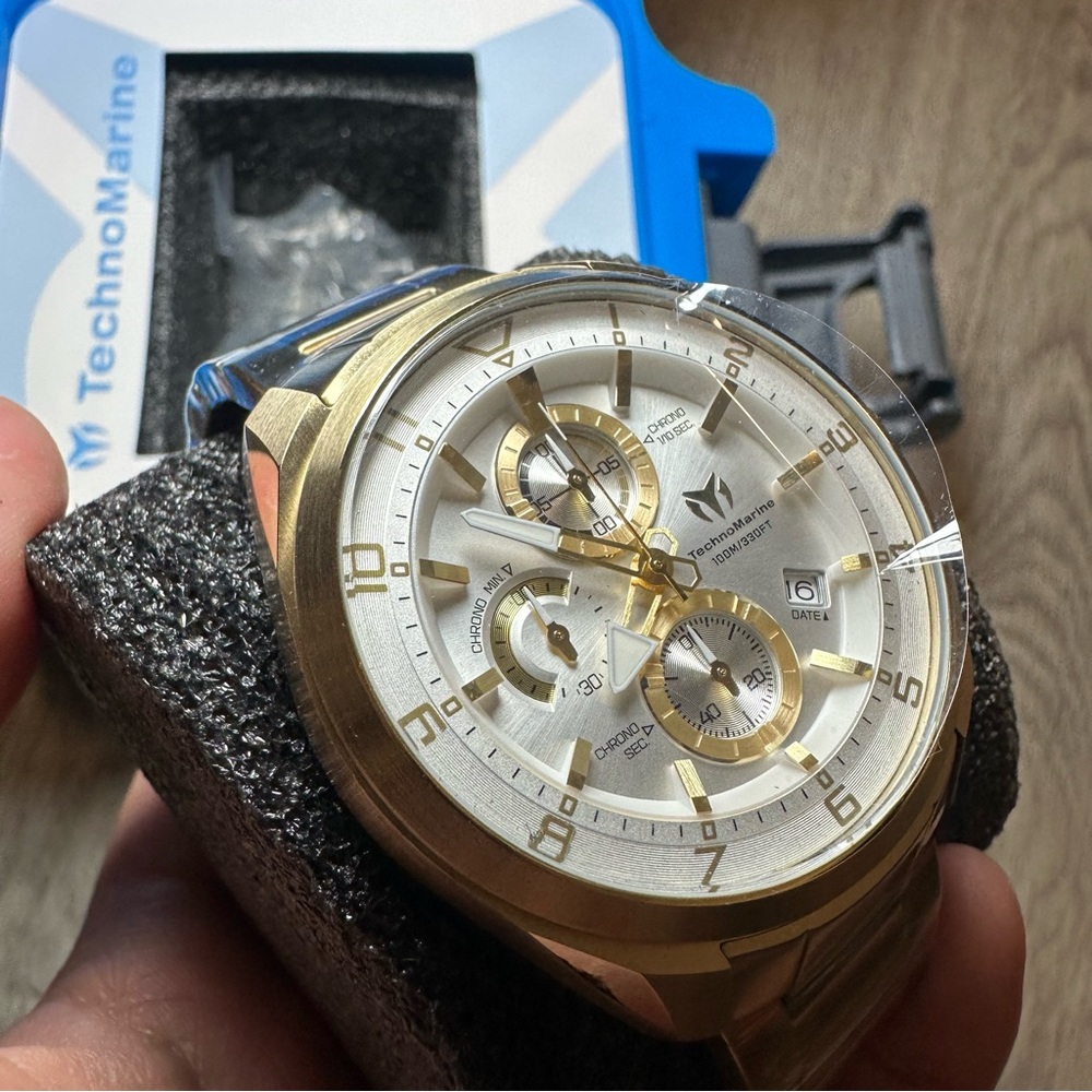 TechnoMarine Ocean Quantum Men's Watch - 44mm [WITH SLOTCASE] - Picture 6 of 10
